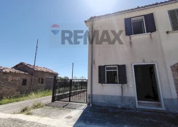 Casa all\'aperto - Casa semi indipendente Contrada Piana di Sciarra
 
snc, Pietracupa - foto 19