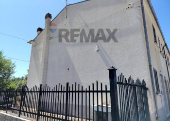 Edificio all\'aperto - Casa semi indipendente Contrada Piana di Sciarra
 
snc, Pietracupa - foto 28