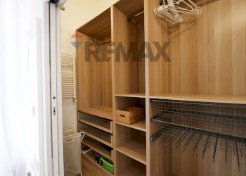 Cabina armadio - Two-room apartment Strada Porto Nuovo
 
2, Bari - photo 8
