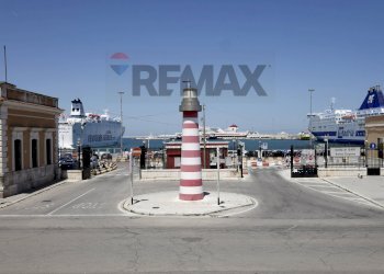 Edificio all\'aperto - Two-room apartment Strada Porto Nuovo
 
2, Bari - photo 12