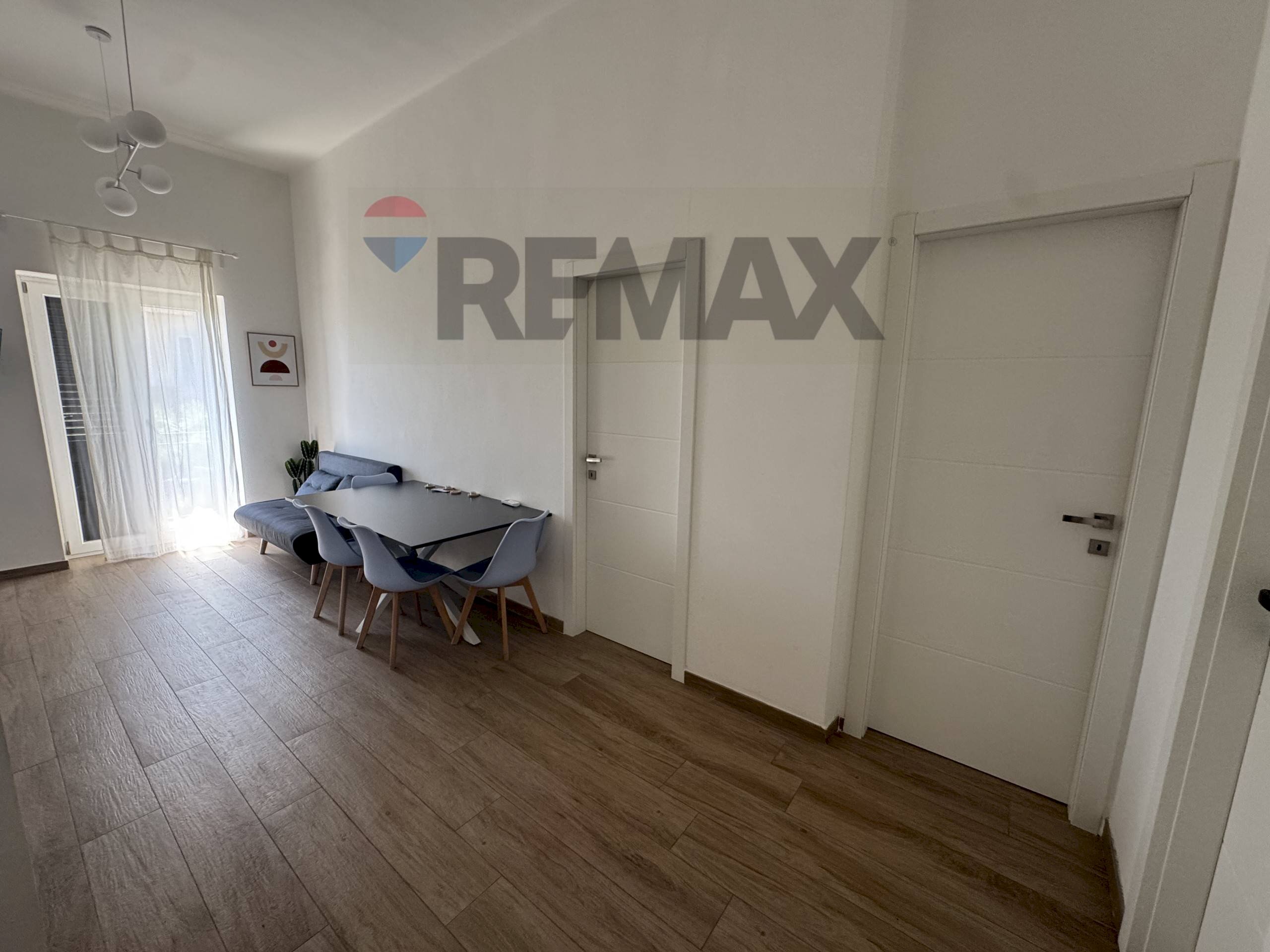 Sala da pranzo - Three-room apartment Via Nizza
 
40, Bari - photo 2
