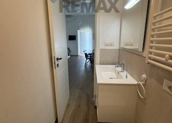 Bagno - Three-room apartment Via Nizza
40, Bari - photo 20