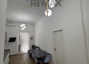 Sala da pranzo - Three-room apartment Via Nizza
40, Bari - photo 24