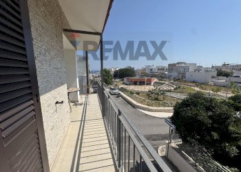 Balcone - Three-room apartment Via Nizza
40, Bari - photo 26