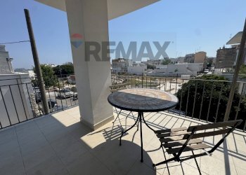 Balcone - Three-room apartment Via Nizza
40, Bari - photo 28