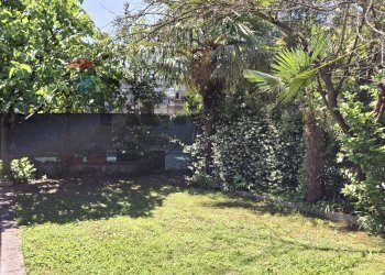 Giardino - Villa via oleggio castello
 
17, Paruzzaro - photo 12
