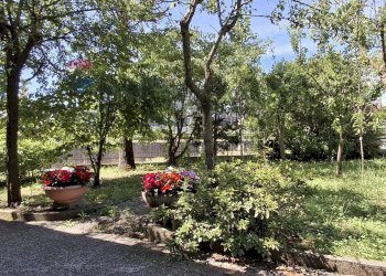 Giardino - Villa via oleggio castello
 
17, Paruzzaro - photo 15