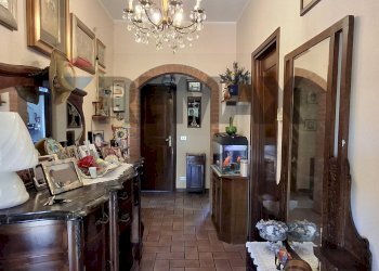 Hall / corridoio - Villa via oleggio castello
 
17, Paruzzaro - photo 24