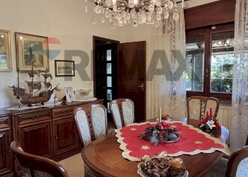 Sala da pranzo - Villa via oleggio castello
 
17, Paruzzaro - photo 30