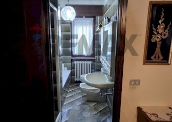 Bagno - Villa via oleggio castello
 
17, Paruzzaro - photo 37