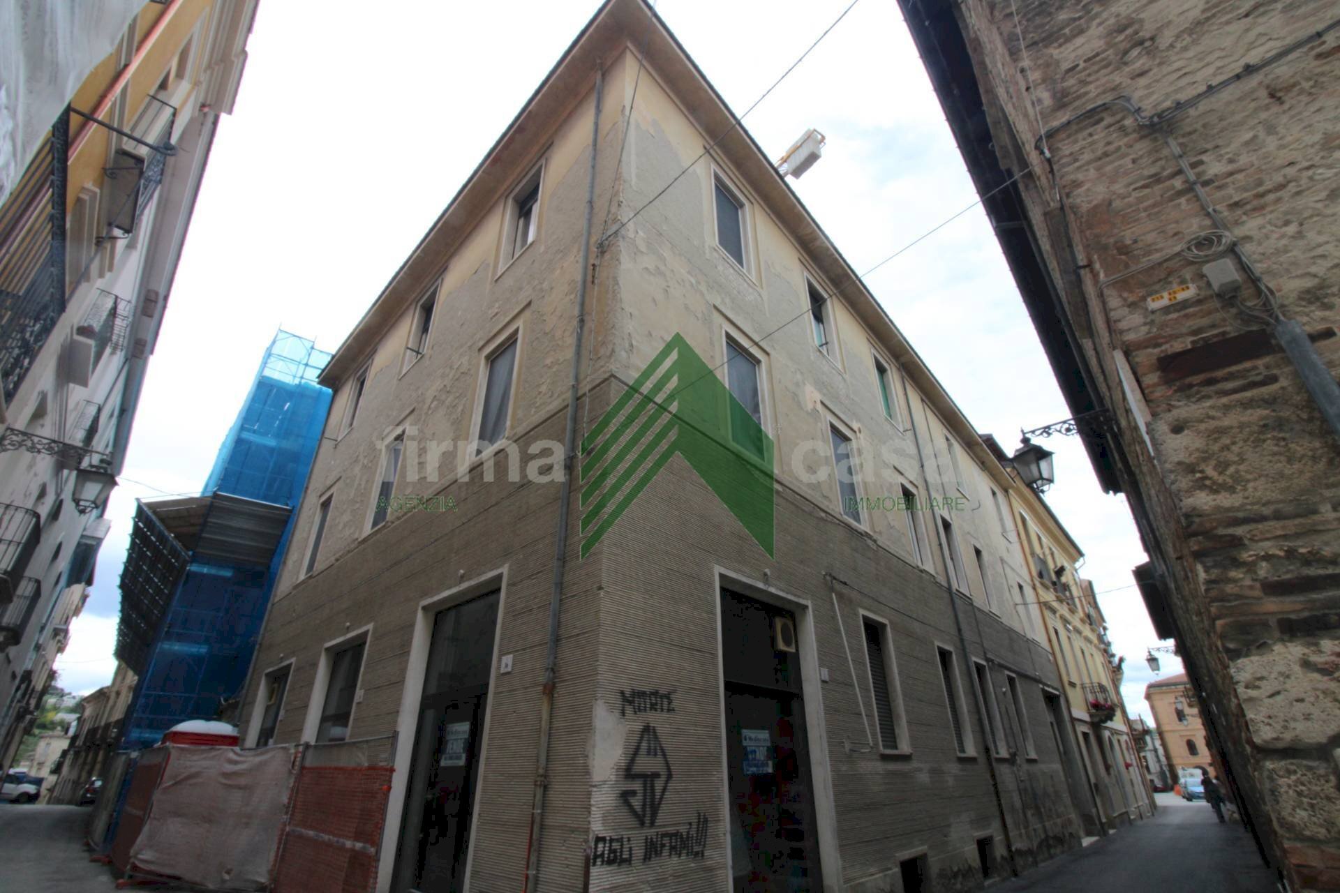 Palazzo - Trilocale via Torre Bruciata
 
3, Teramo - foto 1
