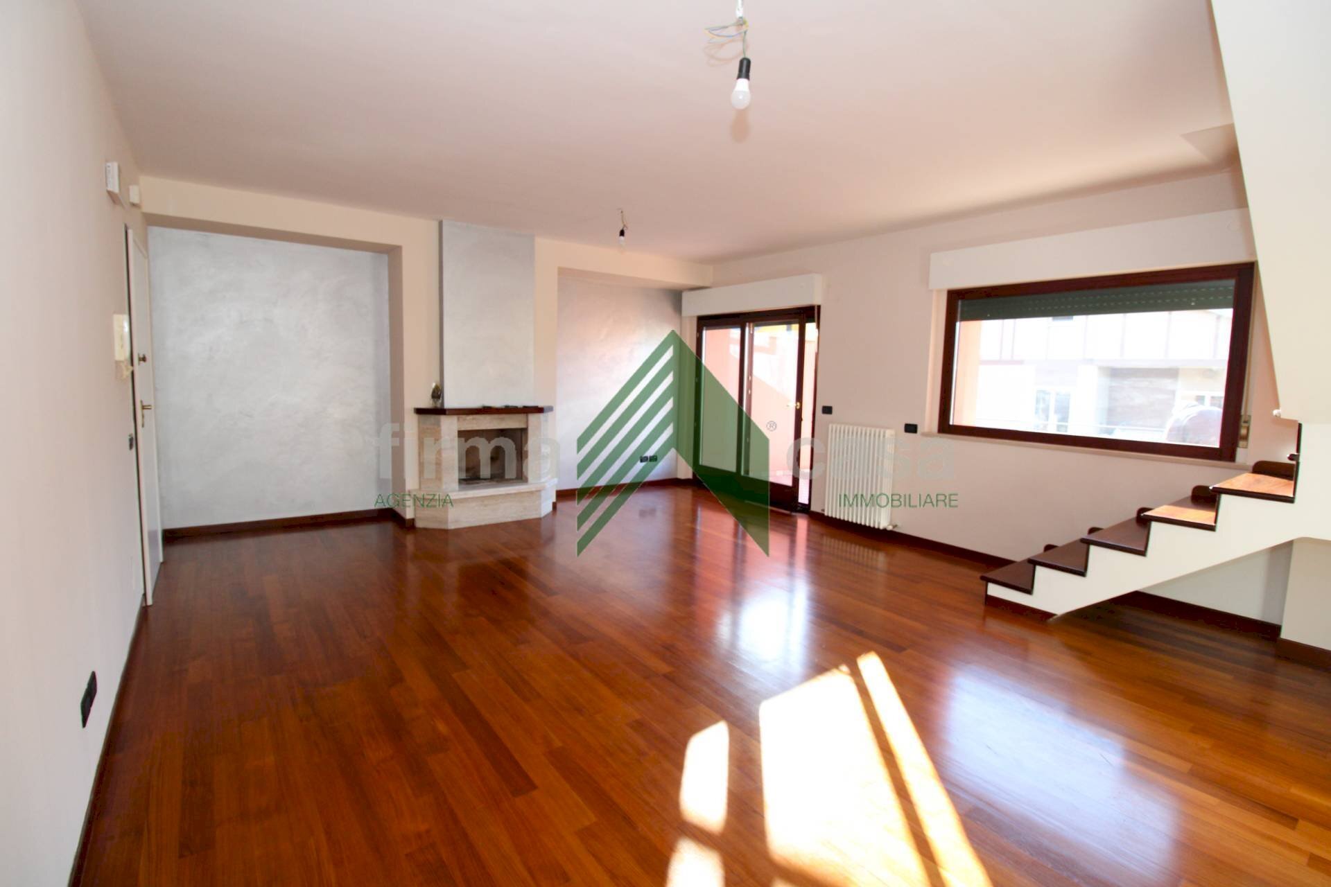 Sala - Quadrilocale località Piano Della Lenta
 
/, Teramo - foto 1