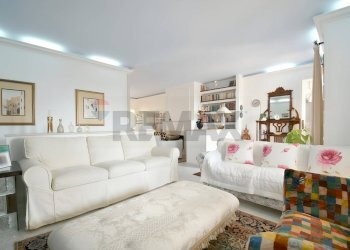 Soggiorno - Quadrilocale Via Capri
 
24, Quartu Sant'Elena - foto 2