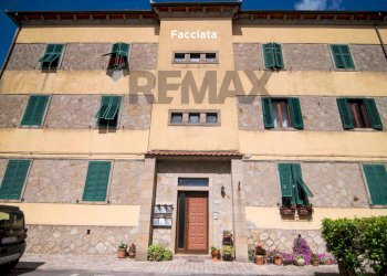 Edificio all\'aperto - Apartment PIAZZA XXV APRILE
 
3, Roccastrada - photo 4