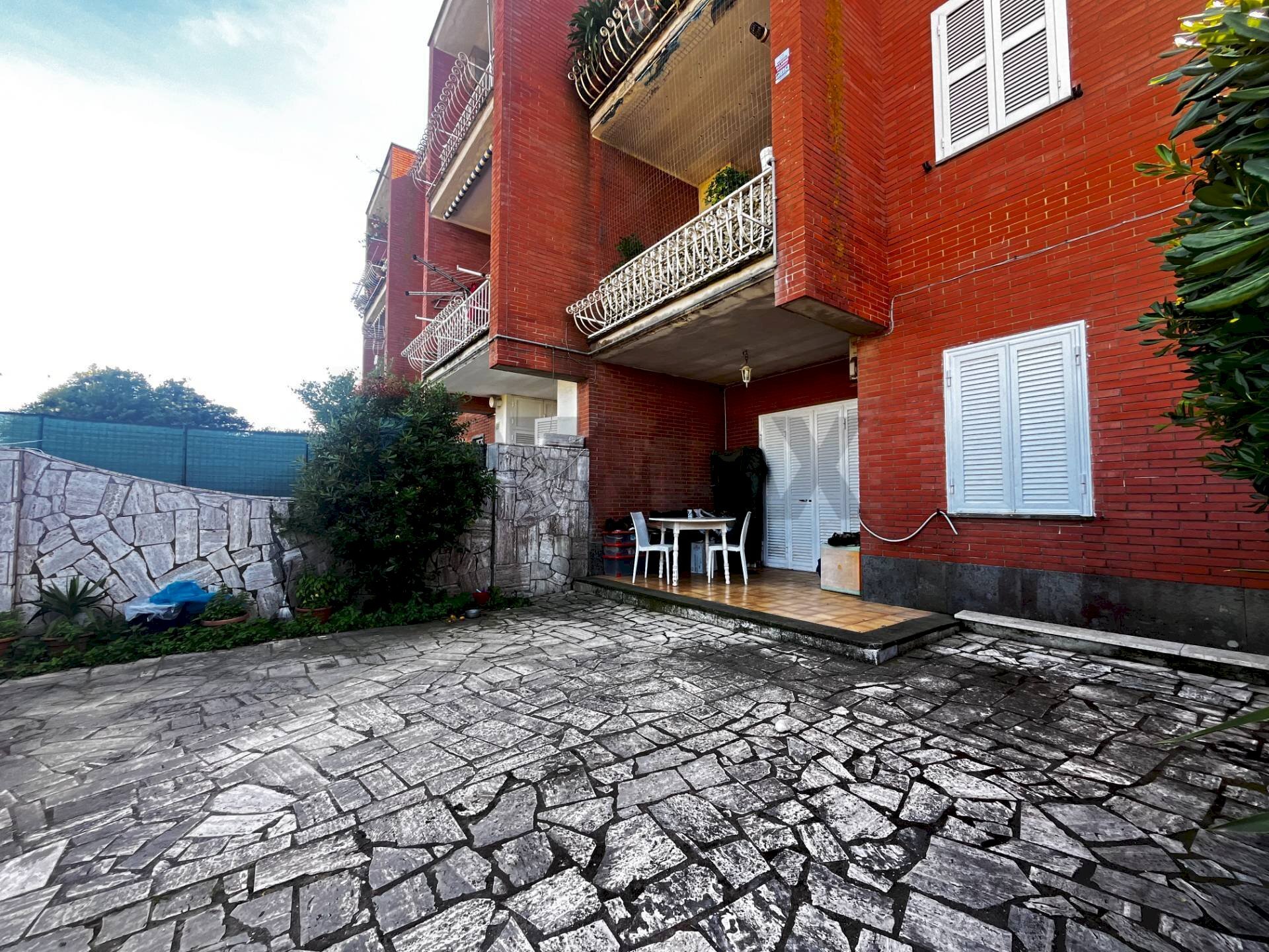 Edificio all\'aperto - Two-room apartment Via Catanzaro
 
13, Ardea - photo 1