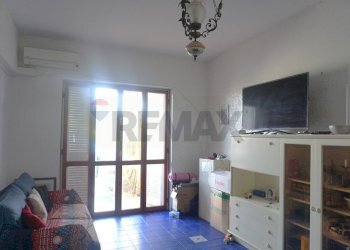 Soggiorno - Two-room apartment Via Catanzaro
 
13, Ardea - photo 8