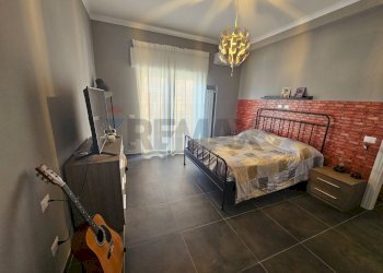 Camera / camera da letto - Three-room apartment VIA DELLA BUFALOTTA
174, Roma - photo 23