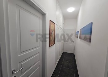 Hall / corridoio - Three-room apartment VIA DELLA BUFALOTTA
174, Roma - photo 36