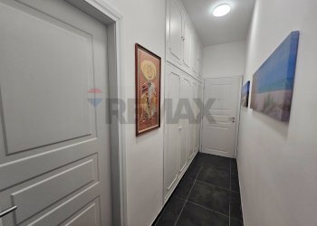 Hall / corridoio - Three-room apartment VIA DELLA BUFALOTTA
174, Roma - photo 37