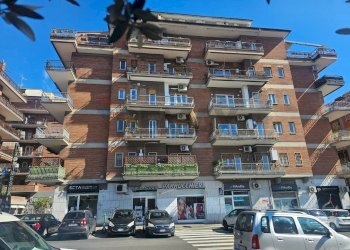 Edificio all\'aperto - Three-room apartment VIA DELLA BUFALOTTA
174, Roma - photo 44