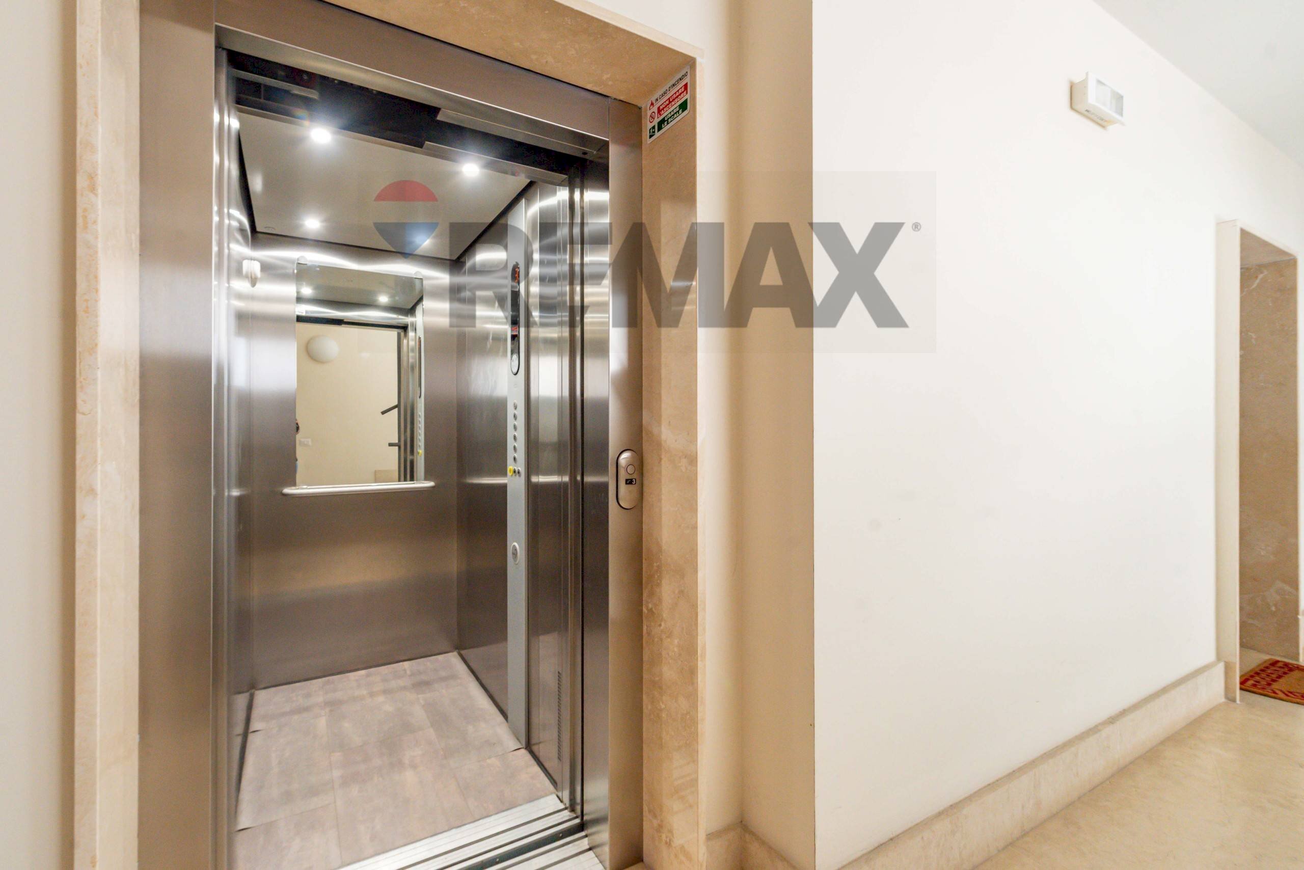 Ricezione / Lobby - Three-room apartment via Siro Angeli
1, Roma - photo 2