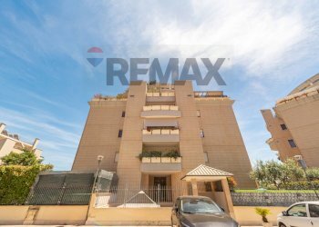 Edificio all\'aperto - Three-room apartment via Siro Angeli
1, Roma - photo 1