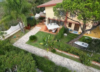 Giardino - Casa semi indipendente RIO CLARO-VIA DELLE ROSE
45, Fondi - foto 1