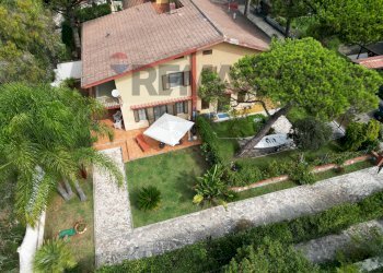 Casa all\'aperto - Casa semi indipendente RIO CLARO-VIA DELLE ROSE
45, Fondi - foto 2
