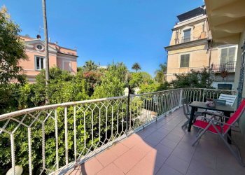 Terrazzo - Trilocale via Val Cismon, Genova (zona Nervi) - foto 1