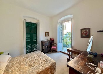 Camera da letto - Trilocale via Val Cismon, Genova (zona Nervi) - foto 16