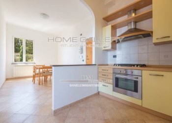 Cucina - Trilocale via Valerio Bocciardo, Genova (zona Apparizione) - foto 4