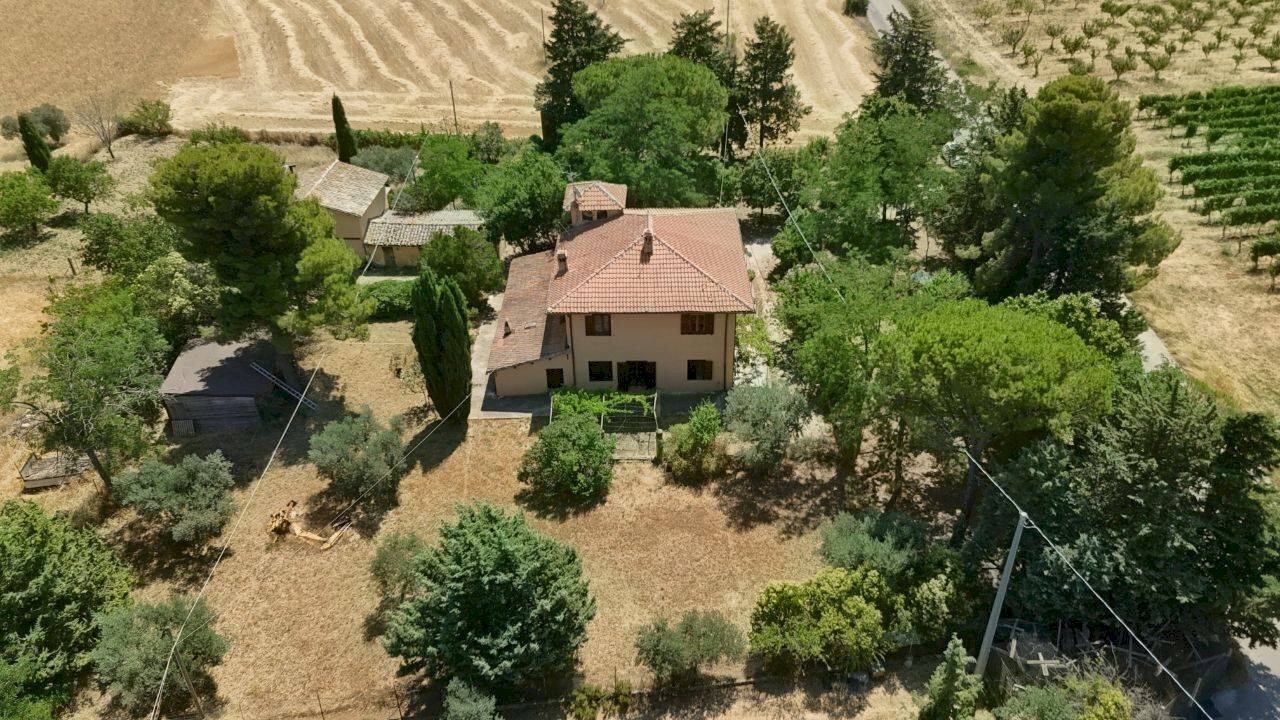 Foto 3 - Villa CONTRADA BAUGLIONE, Civitaquana - photo 3