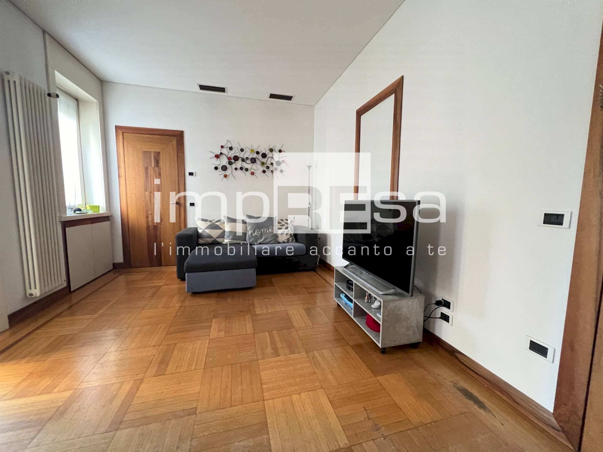 Living - Three-room apartment Piazza della Vittoria
 
1, Treviso - photo 1