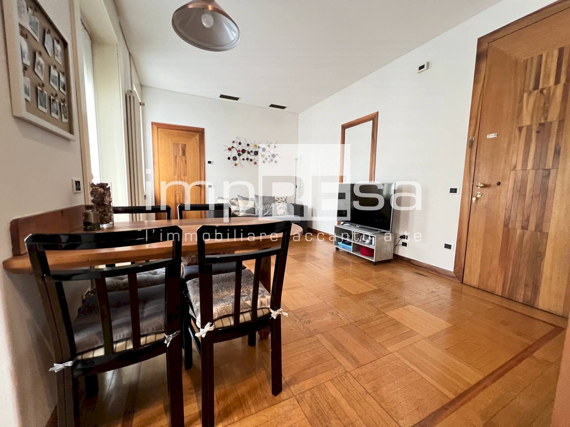 Living - Three-room apartment Piazza della Vittoria
 
1, Treviso - photo 2
