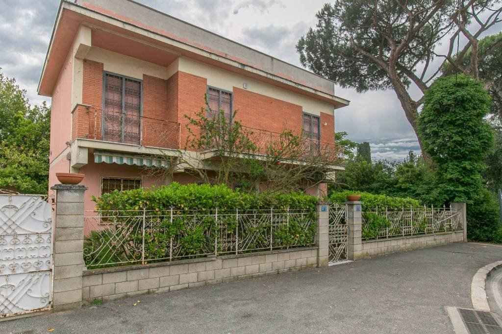 Facciata - Villa via San Giacomo, 6, Nettuno - foto 1
