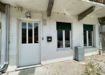 Facciata - Two-room apartment via Scursatone, 71, Castiglione Torinese - photo 2