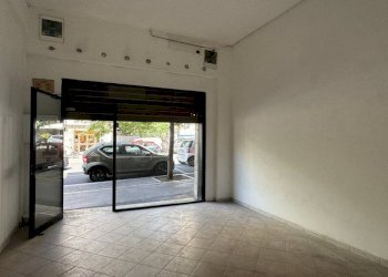 Interno non residenziale - Negozio via Fonteiana, Roma - foto 4