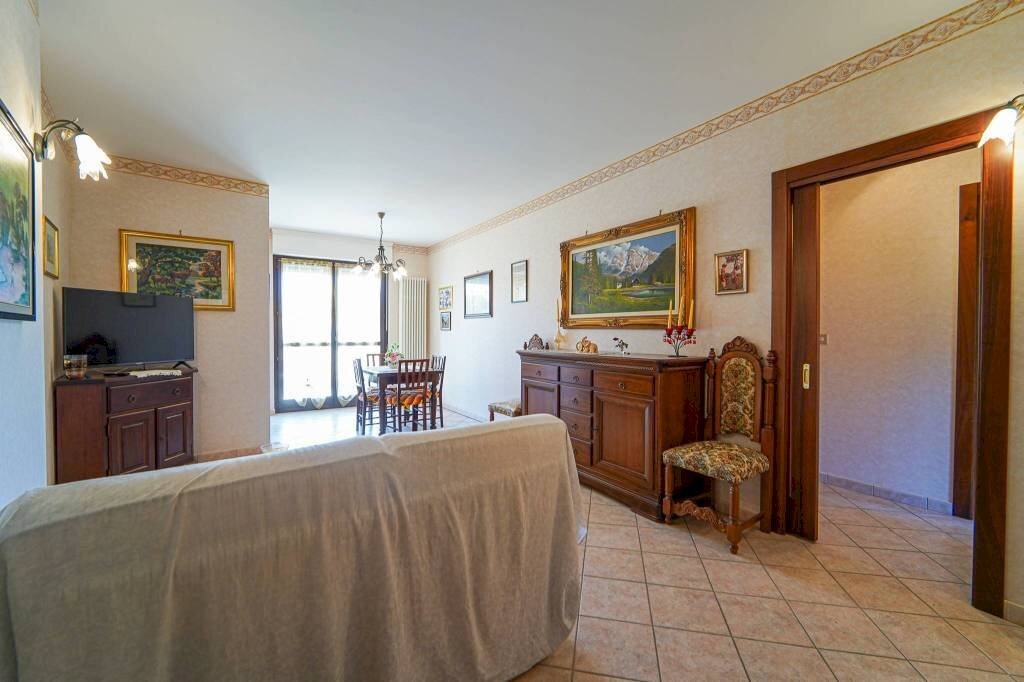 Salone - Quadrilocale Cuneo (zona Donatello) - foto 2
