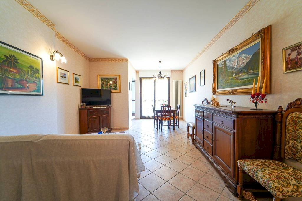 Salone - Quadrilocale Cuneo (zona Donatello) - foto 3