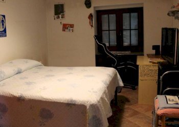 Camera da letto - Apartment Moncucco Torinese - photo 12