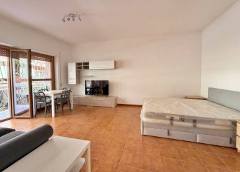 Salone - One-room apartment via Luigi Tonta, Roma (neighborhood Lido di Ostia) - photo 1