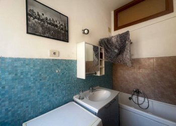 Bagno - One-room apartment via La Spezia, Roma - photo 13