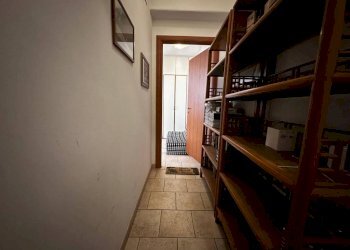 Corridoio - One-room apartment via La Spezia, Roma - photo 15