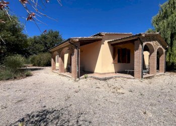 Independent house Manciano - photo 1