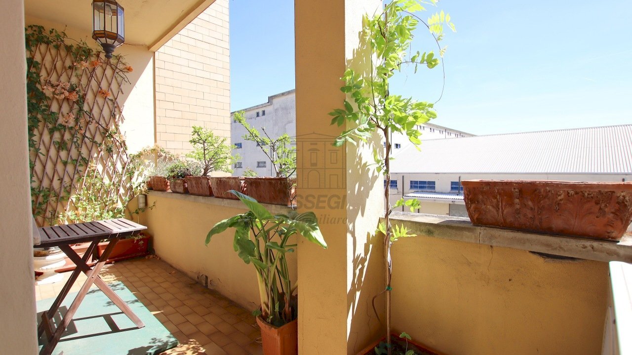 vendesi appartamento con terrazzo lucca - Appartamento Viale Giovanni Pacini 115, Lucca - foto 2