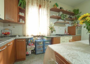 cucina luminosa - Villetta Verucchio - foto 14