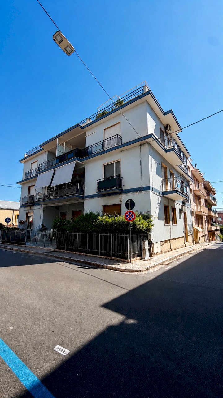 1 - Trilocale Via Carlo Poerio 35, Castellana Grotte - foto 1
