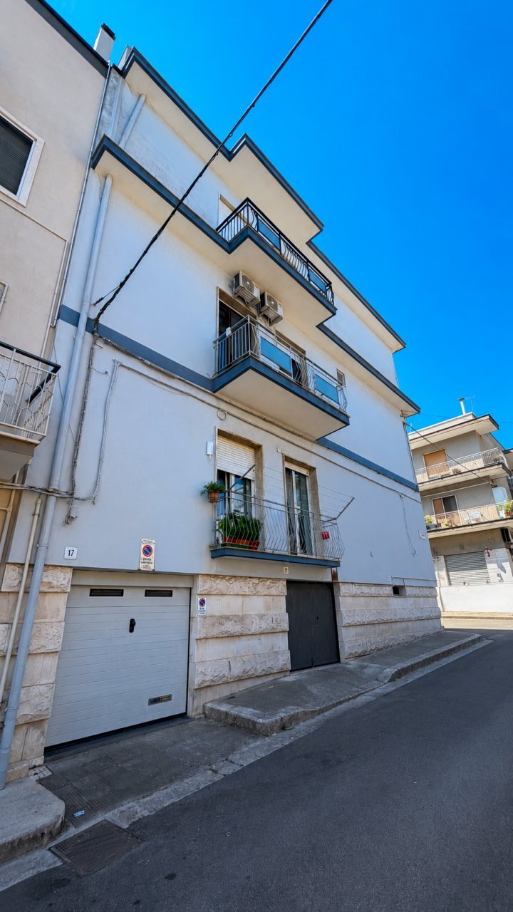 2 - Trilocale Via Carlo Poerio 35, Castellana Grotte - foto 3