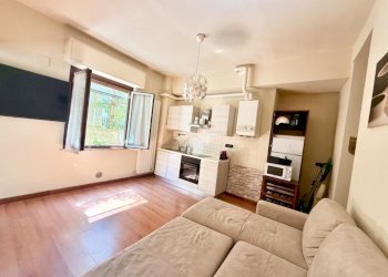 Two-room apartment Via Filippo Gentile, Albissola Marina - photo 8