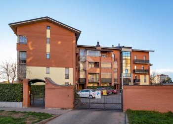 Four-room apartment Strada Torino, Beinasco - photo 1